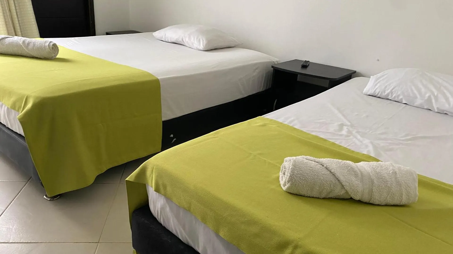Apartaestudios Laureles Medellin 0*,  Colombia