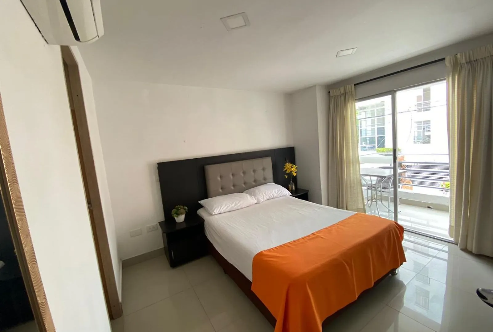Apartaestudios Laureles Medellin Aparthotel
