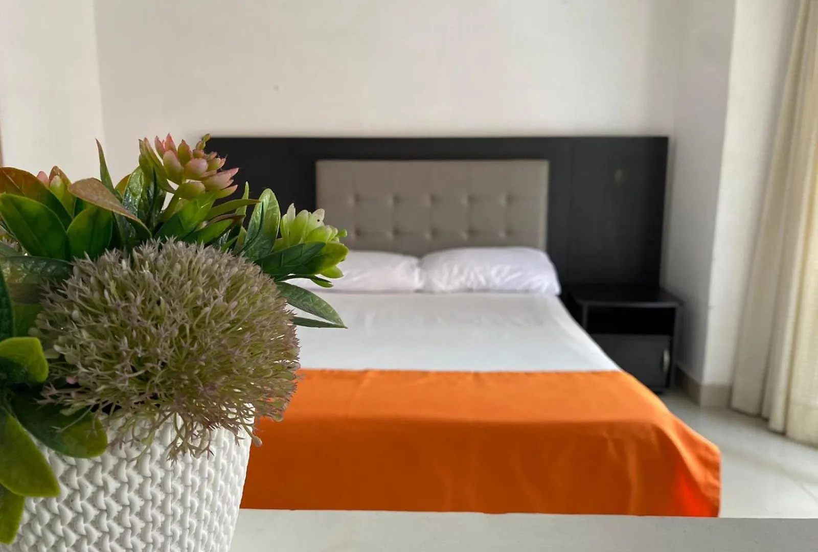 Apartaestudios Laureles Medellin Aparthotel